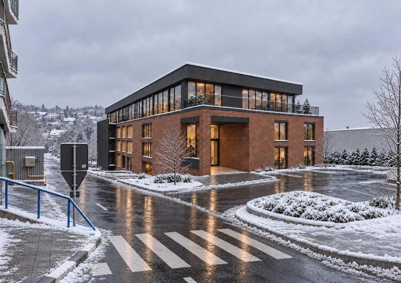 Teren de 3200 mp, în Central