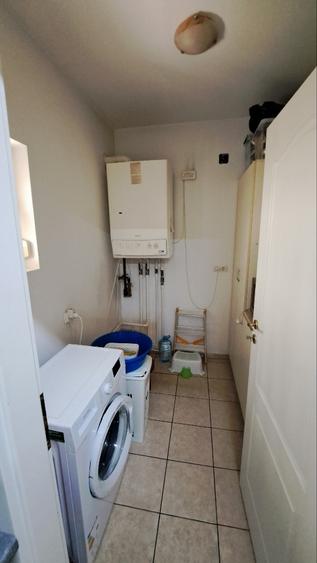 Casă individuală cu 5 camere cu Canalizare în 1 Decembrie