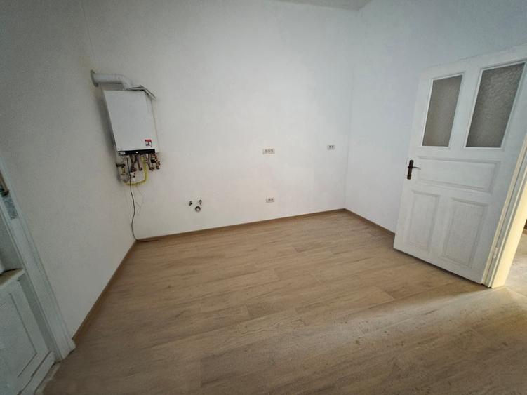 Birou, de 100 mp, în Bălcescu