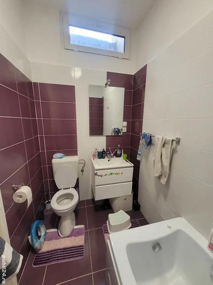 Apartament cu 3 camere semidecomandat în P-ța Maria
