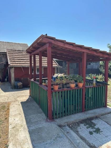 Casă individuală cu 3 camere cu Canalizare în Tărian
