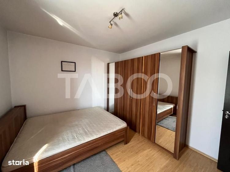 Apartament cu 3 camere semidecomandat în Trei Stejari