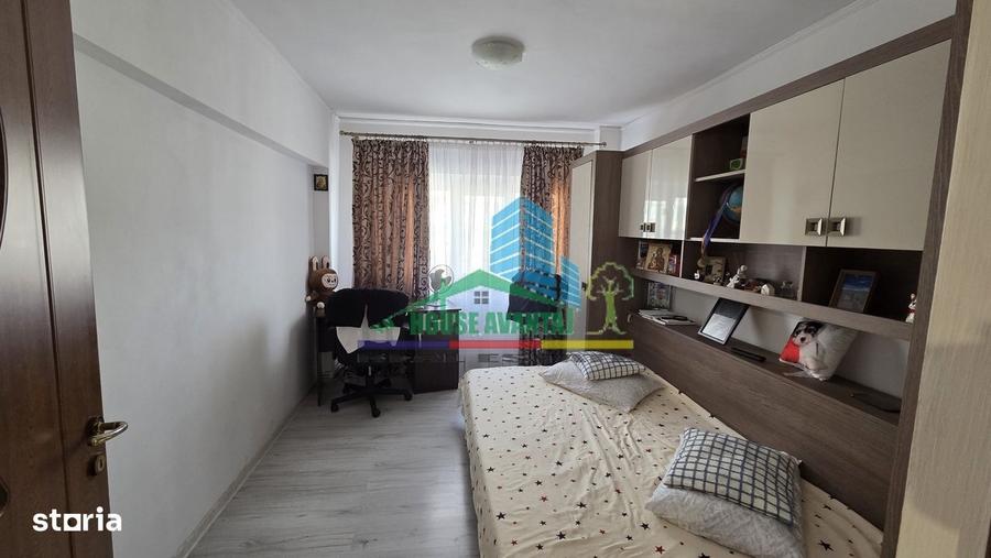 Apartament cu 3 camere decomandat în Brăilei