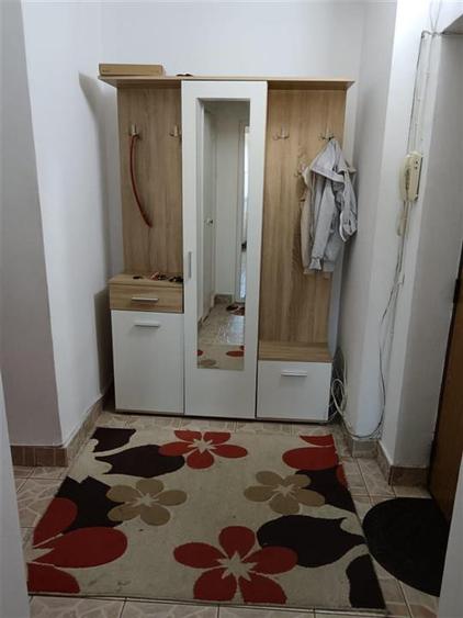 Apartament cu 3 camere decomandat, mobilat în Gară