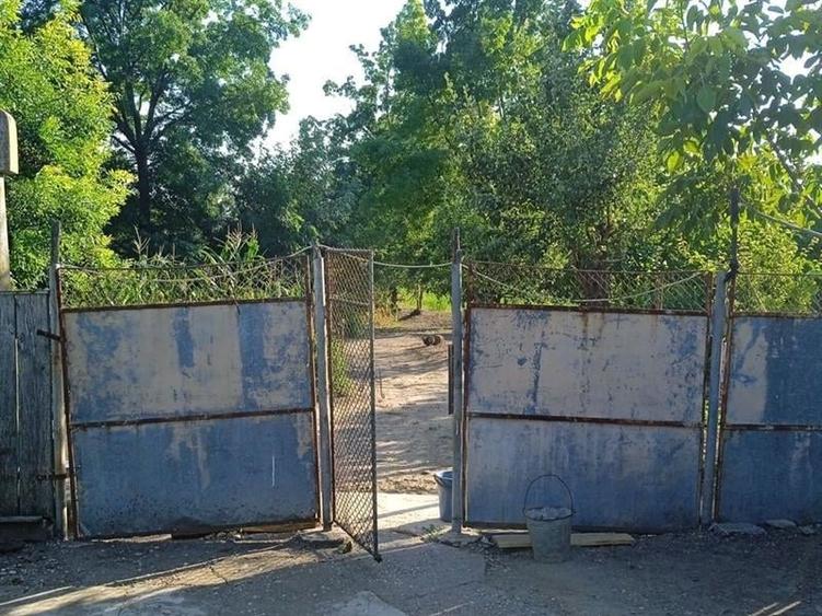 Casă individuală cu 5 camere cu Teren 4400 Mp în Giubega