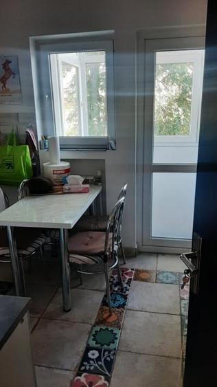 Apartament cu 4 camere în P-ța Rosetti