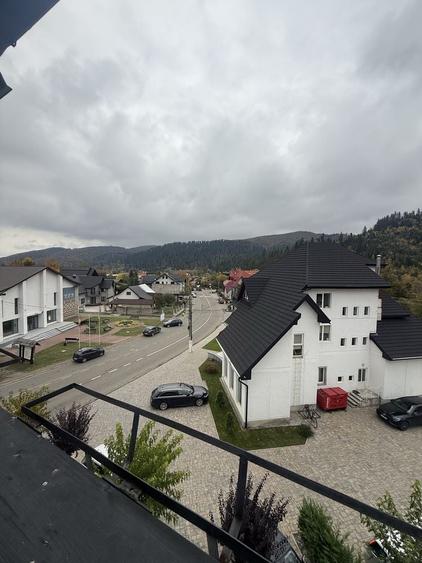 Apartament cu 3 camere în Putna