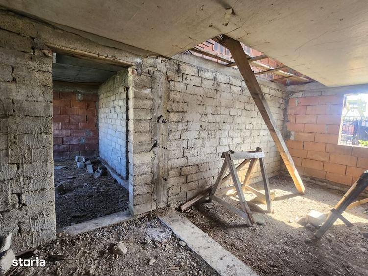 Casă cu 4 camere cu Teren 380 Mp în Central