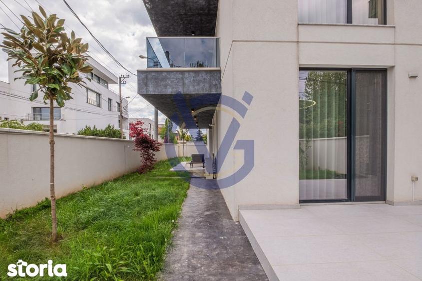 Apartament cu 4 camere, mobilat în Sud
