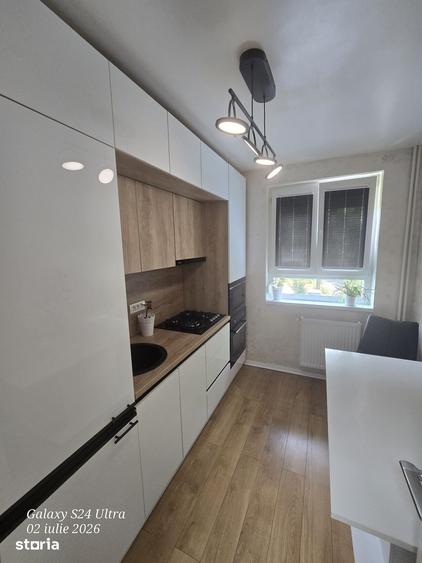 Apartament cu 3 camere în Craiovei
