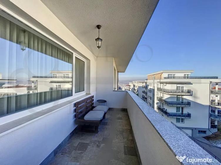 Apartament cu 3 camere semidecomandat în Bună Ziua