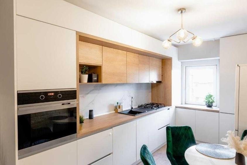 Apartament cu 3 camere decomandat în Zorilor