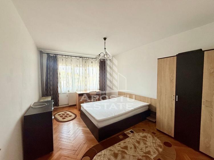 Apartament cu 2 camere semidecomandat, mobilat în Complex Studențesc