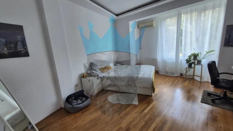 Apartament cu 4 camere decomandat în Unirii