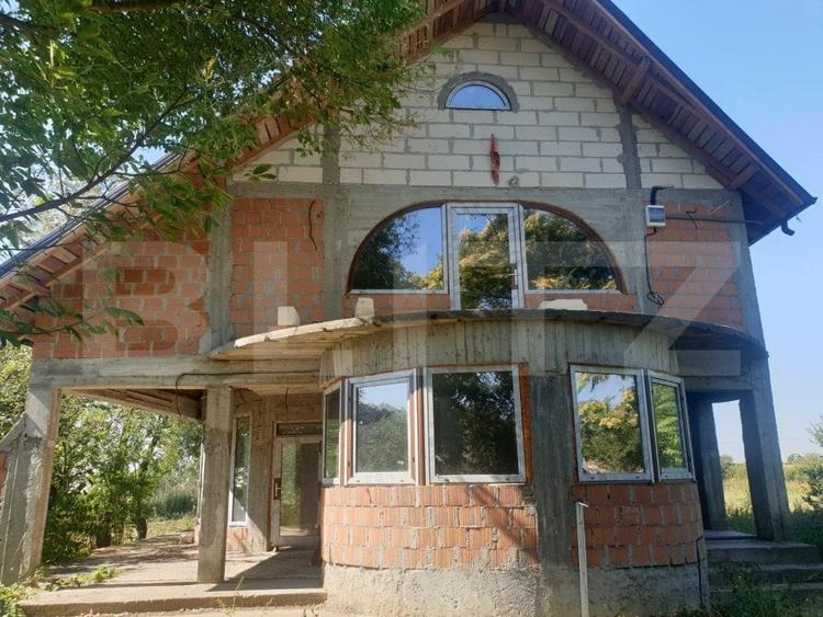 Casă individuală cu 6 camere cu Teren 1000 Mp în Tărtășești