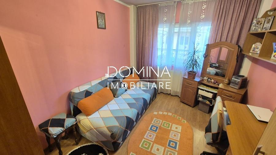 Apartament cu 3 camere decomandat, mobilat în Sud