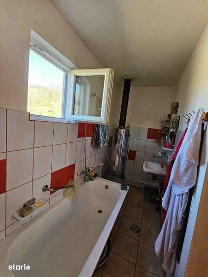 Casă cu 4 camere cu Teren 1142 Mp în Vorța