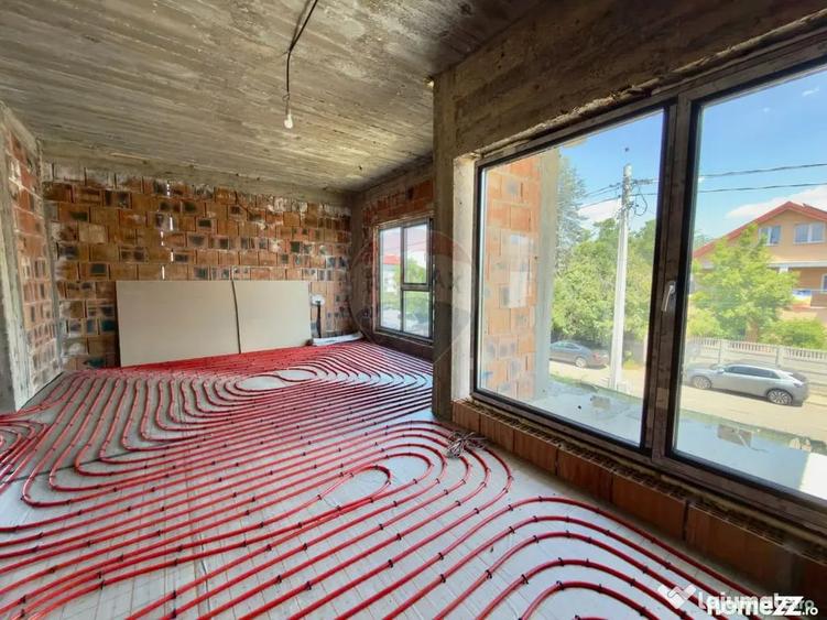 Casă cu 5 camere cu Teren 400 Mp în Central