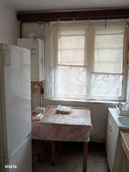 Apartament cu 3 camere semidecomandat în George Enescu