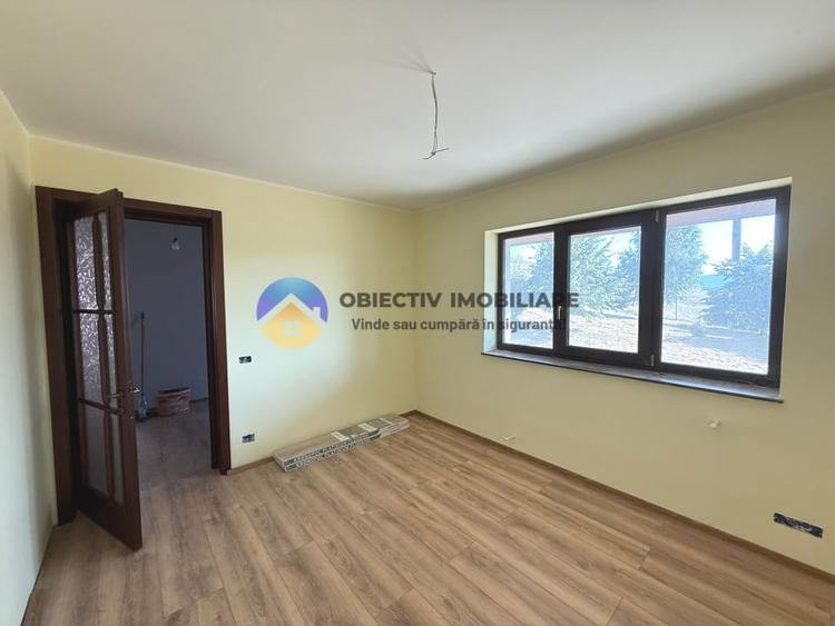 Casă individuală cu 5 camere cu Teren 2000 Mp în Gârcina