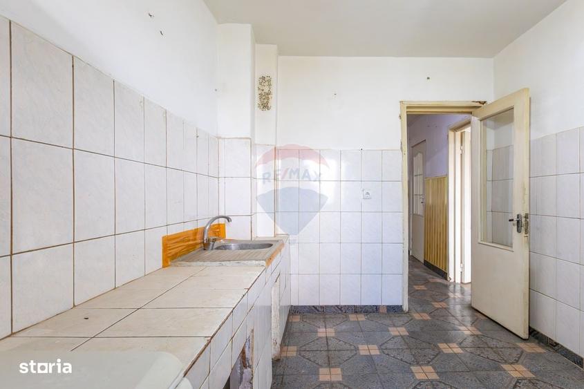 Apartament cu 3 camere decomandat în Letea