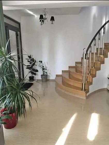 Casă individuală cu 5 camere cu Canalizare în Nord