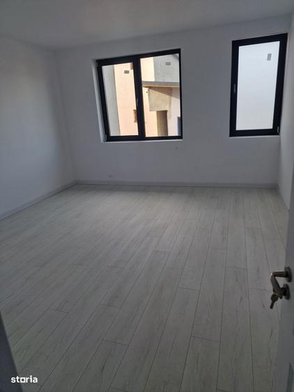 Casă cu 4 camere cu Teren 220 Mp în Central