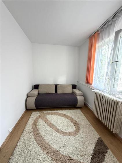 Apartament cu 2 camere nedecomandat în Podu Roș