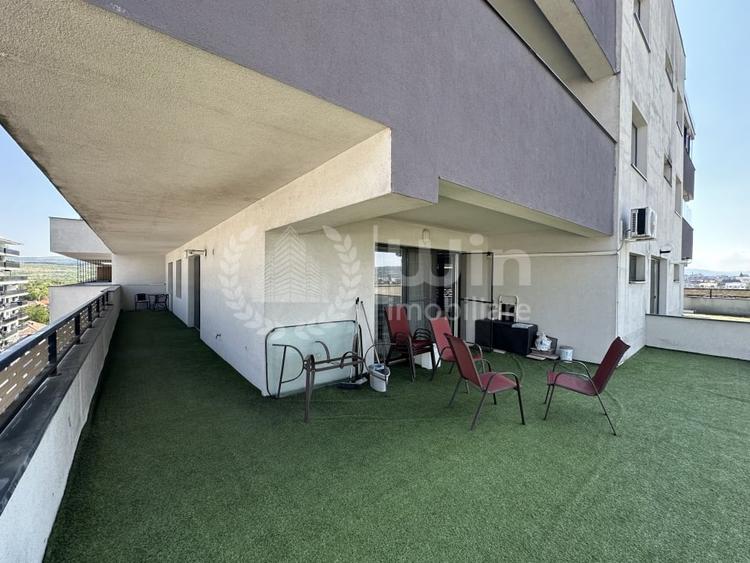 Apartament cu 4 camere semidecomandat, mobilat în Mărăști