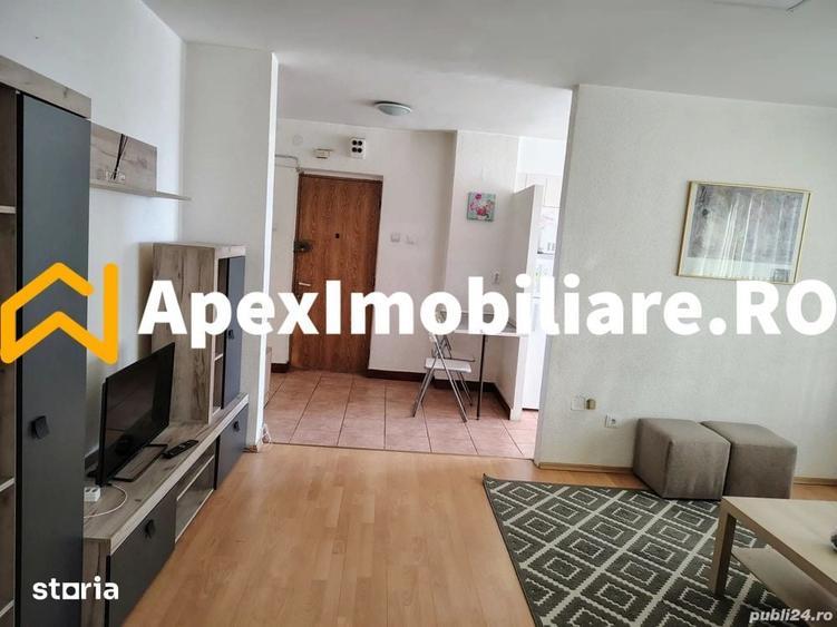Apartament cu 2 camere semidecomandat în Centrul Civic