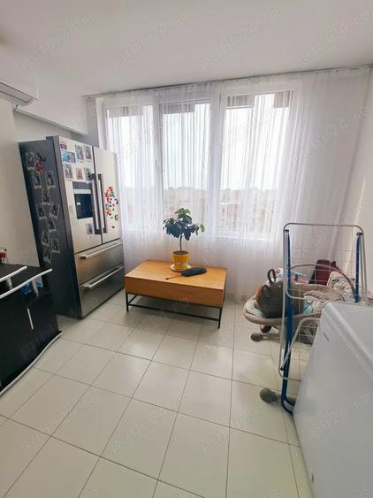 Apartament cu 3 camere decomandat în Rogerius