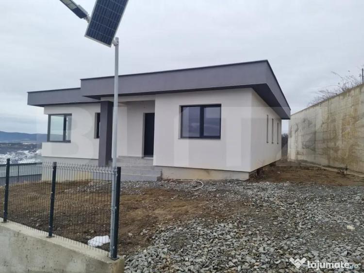Casă cu 4 camere cu Teren 300 Mp în Central