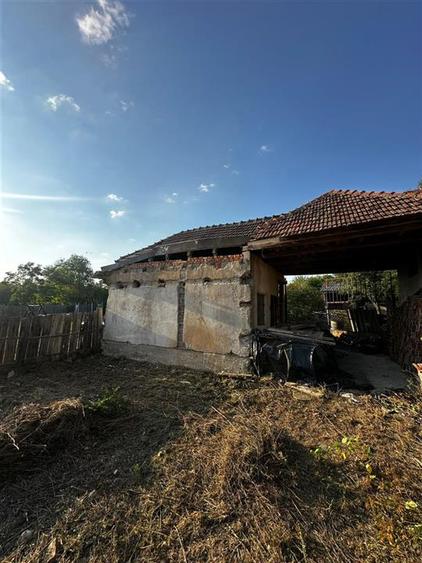 Casă cu 2 camere cu Teren 2635 Mp în Tinca