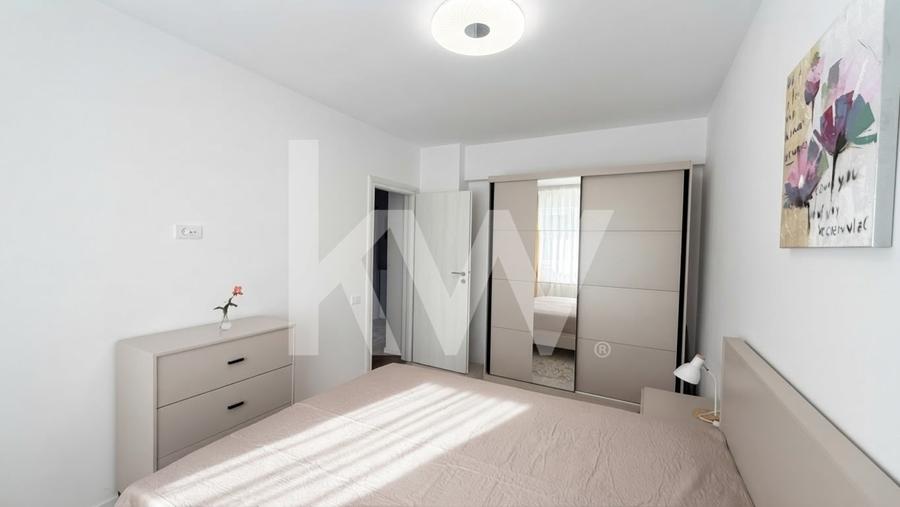 Apartament cu 2 camere decomandat în Tractorul