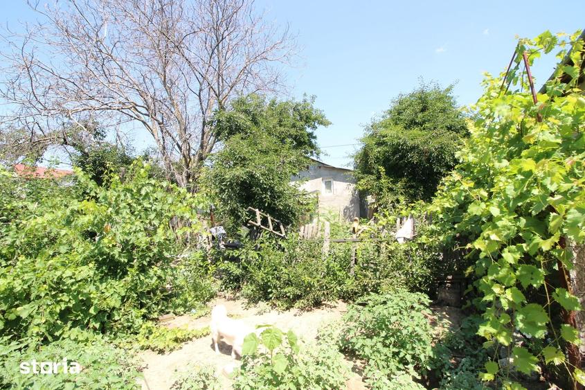 Casă cu 3 camere cu Teren 999 Mp în Siret