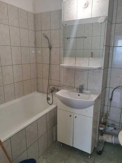 Apartament cu 2 camere decomandat, mobilat în Vitan