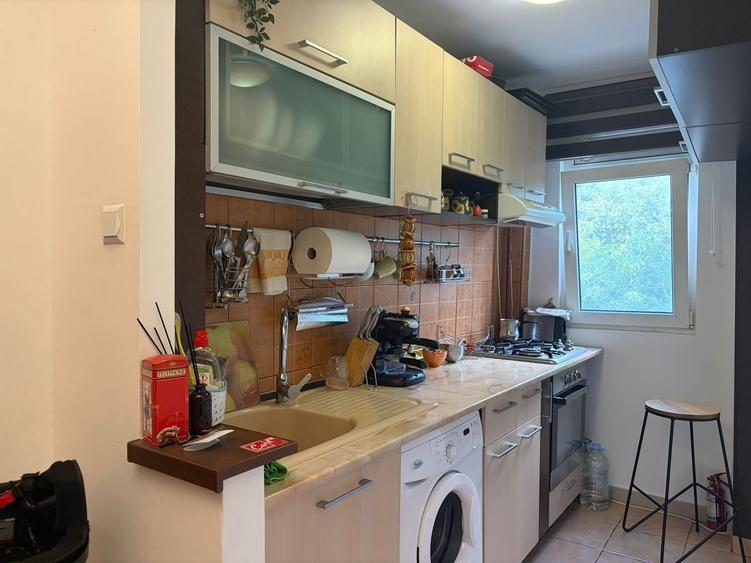 Apartament cu 2 camere decomandat, mobilat în Brâncoveanu