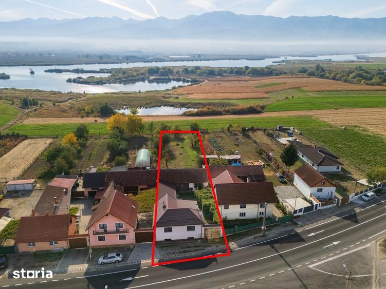 Casă cu 5 camere cu Teren 1352 Mp în Central