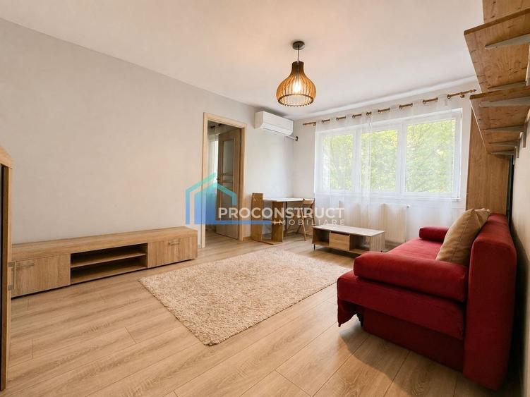 Apartament cu 2 camere semidecomandat, mobilat în Dacia