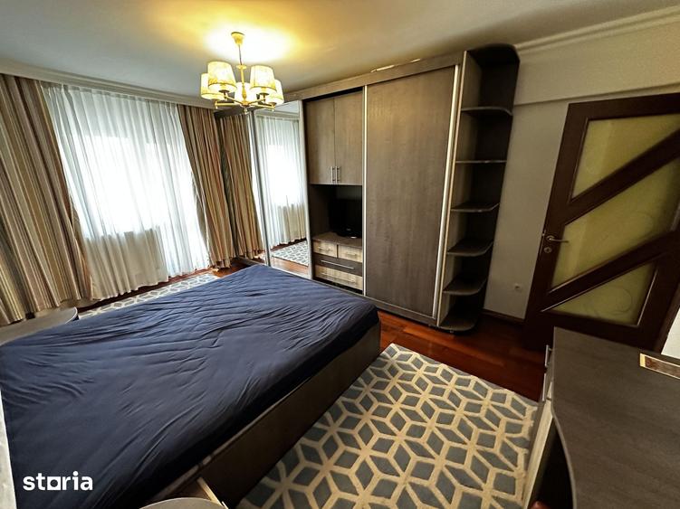 Apartament cu 3 camere decomandat în Centrul Civic