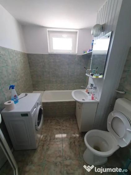 Apartament cu 2 camere decomandat în Precista