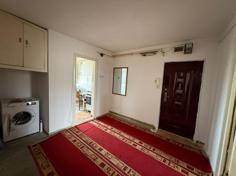Apartament cu 3 camere decomandat în Progresul