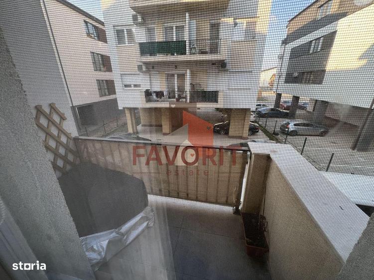 Apartament cu 3 camere decomandat în Girocului