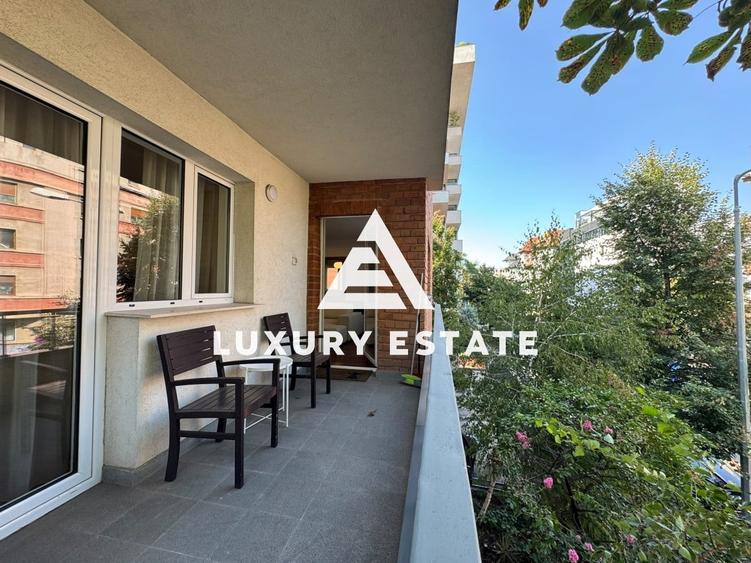 Apartament cu 4 camere decomandat în Polonă