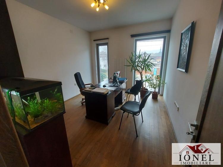 Casă individuală cu 4 camere cu Canalizare în Central