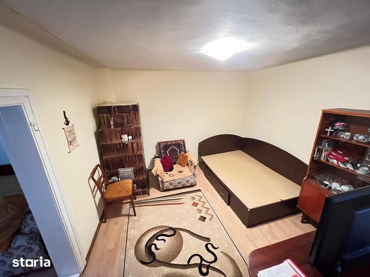 Casă cu 2 camere cu Teren 391 Mp în Vest