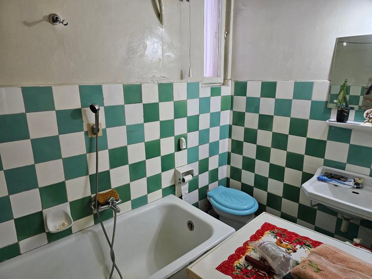Apartament cu 2 camere semidecomandat în Vatra Luminoasă