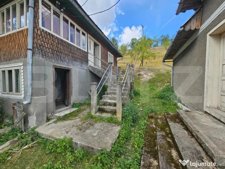 Casă cu 7 camere cu Teren 1855 Mp în Tomuțești