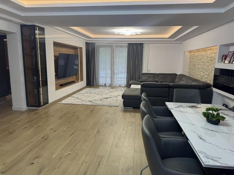 Casă cu 4 camere cu Teren 700 Mp în Florești