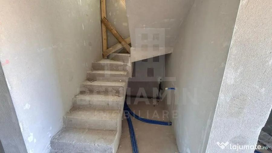 Casă cu 4 camere cu Teren 200 Mp în Central